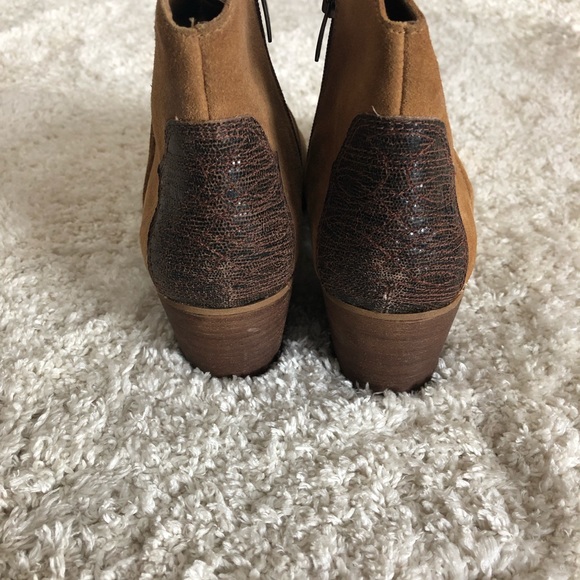 Marc Fisher bootie. - Picture 3 of 5